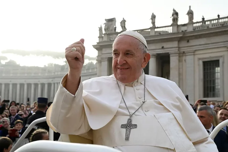20221026T1030-POPE-APPEALS-CONGO-UKRAINE-1750950